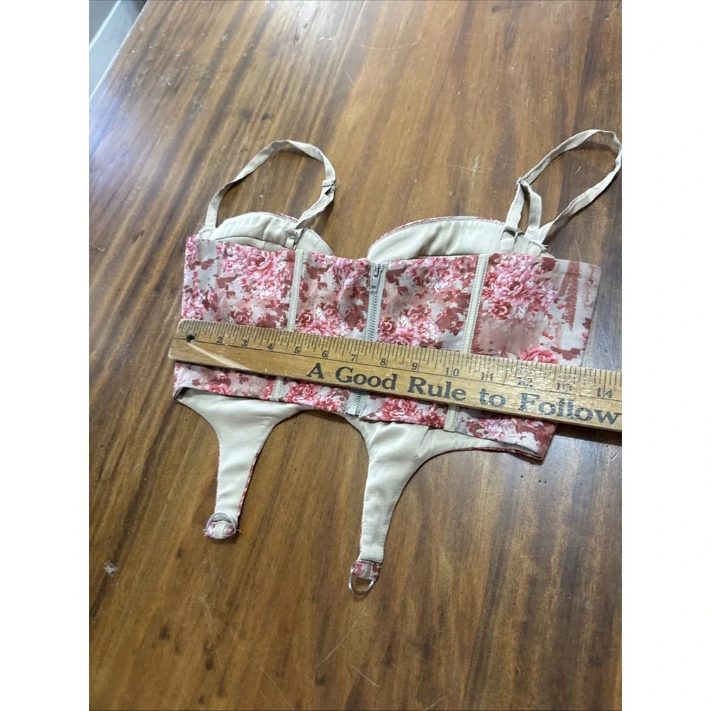 Oh Polly  Cropped Strappy Corset Top Womens Size 2 US Pink Floral - Picture 6 of 7